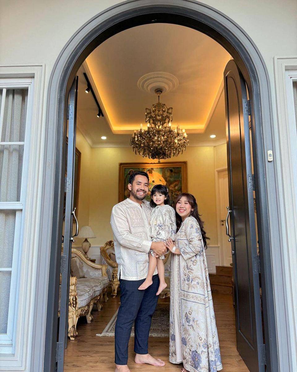 Instagram.com/kikysaputrii